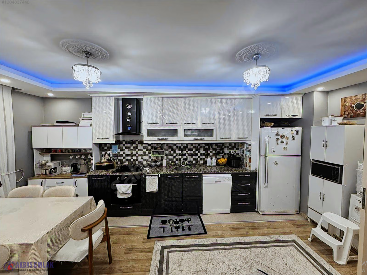 AKBAŞ'tan SATILIK | HAVUZLU | CAM BALKONLU | KİLERLİ | DAİRE