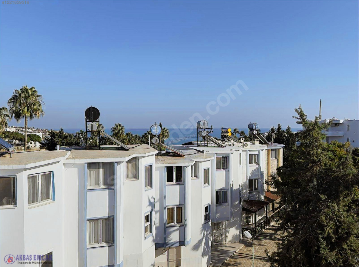 AKBAŞ'tan SATILIK HAVUZLU GENİŞ TERASLI TRİPLEKS VİLLA