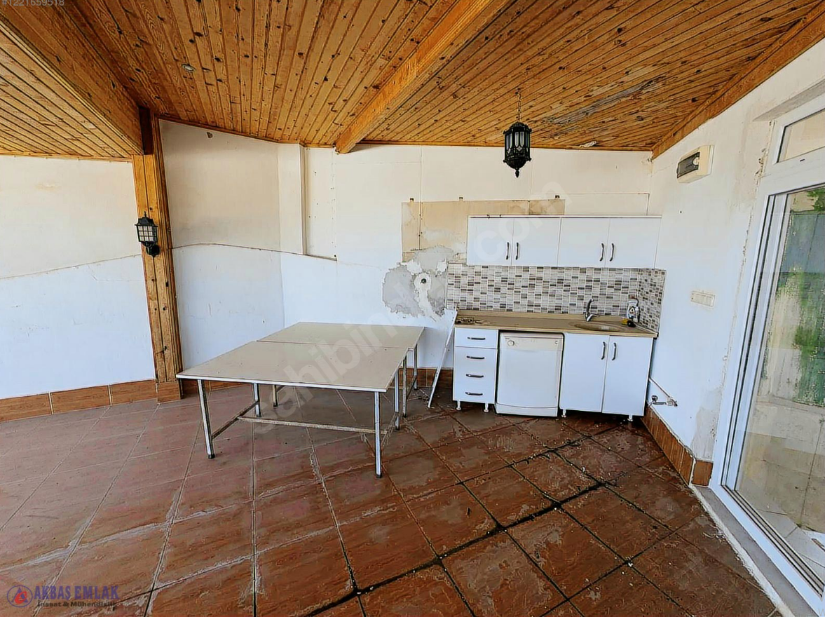 AKBAŞ'tan SATILIK HAVUZLU GENİŞ TERASLI TRİPLEKS VİLLA